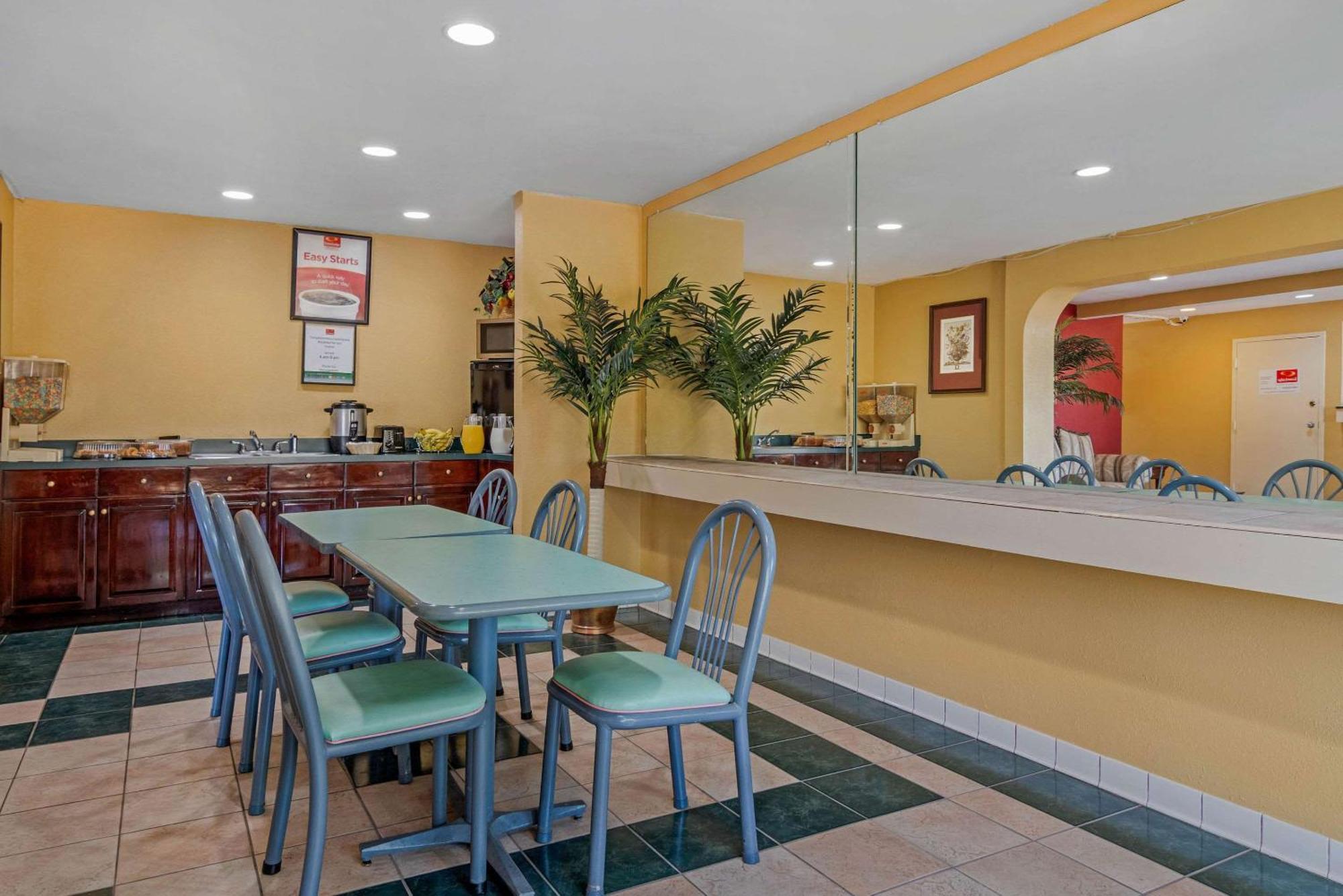 Econo Lodge Union City - Atlanta South Экстерьер фото