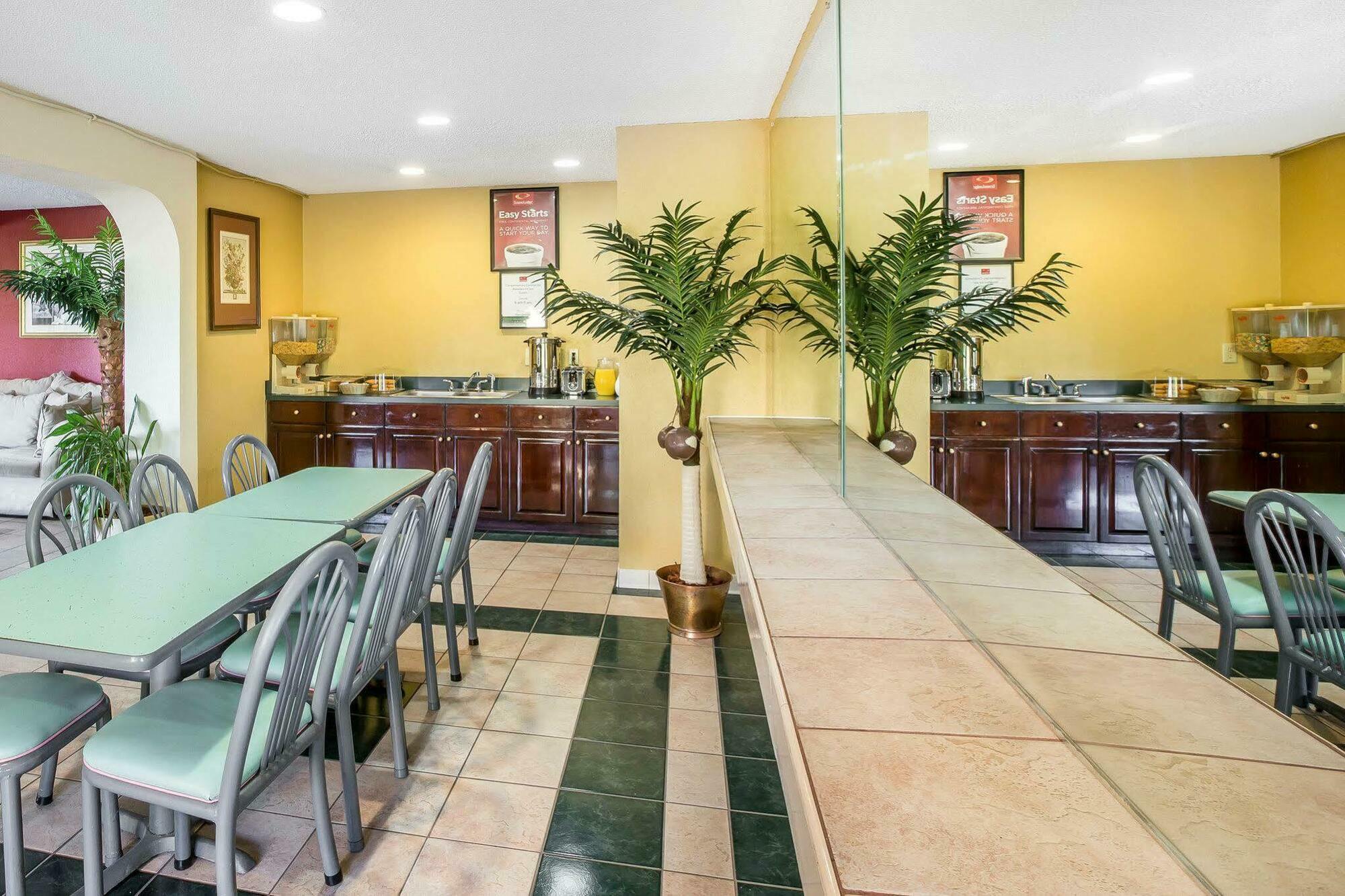 Econo Lodge Union City - Atlanta South Экстерьер фото